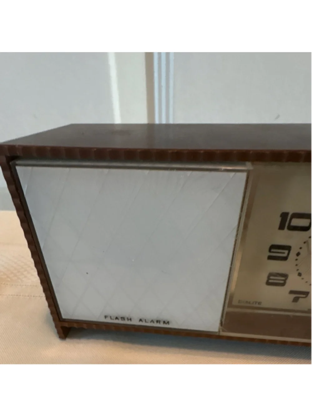 Westclox Moonbeam S48 Model 22108 Flash Alarm Dialite Electric Clock